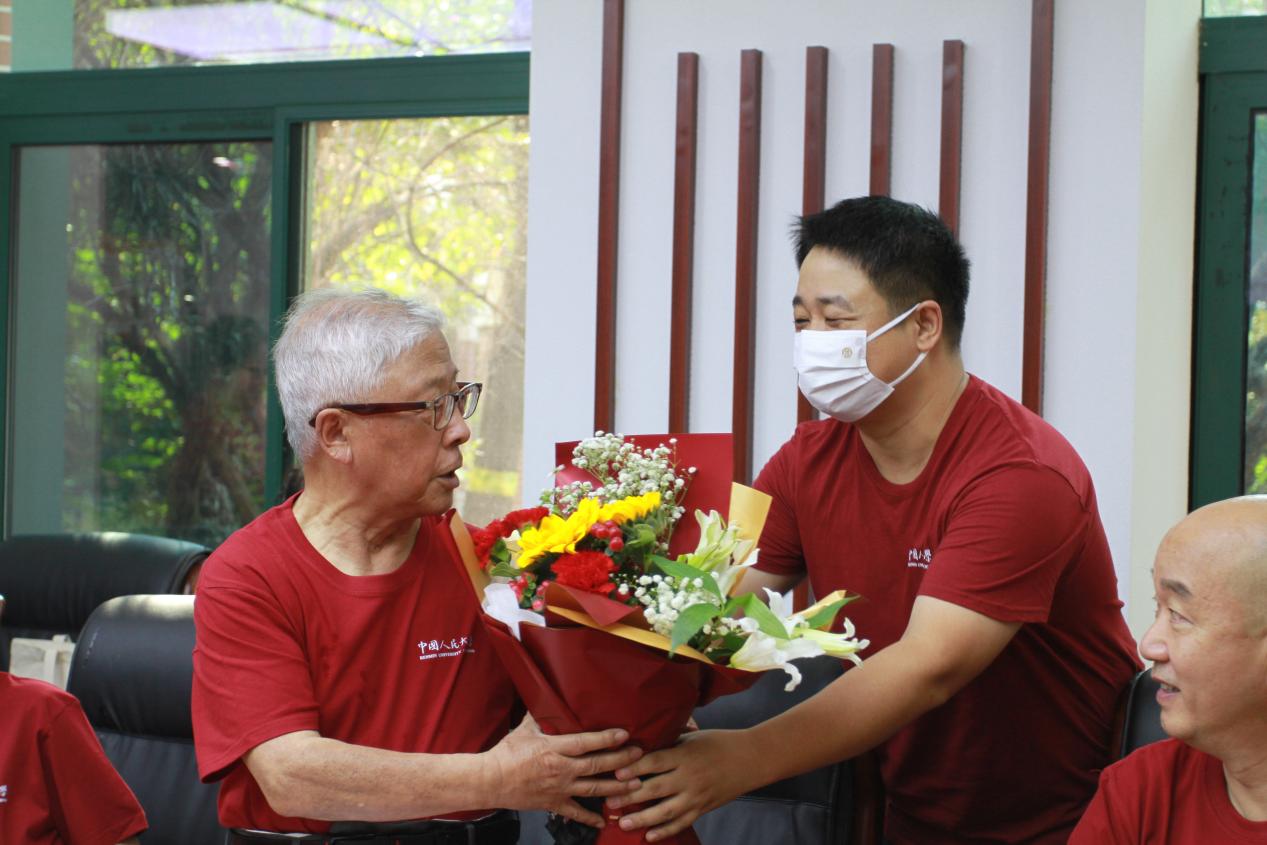 成人导航