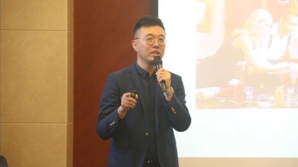 成人导航