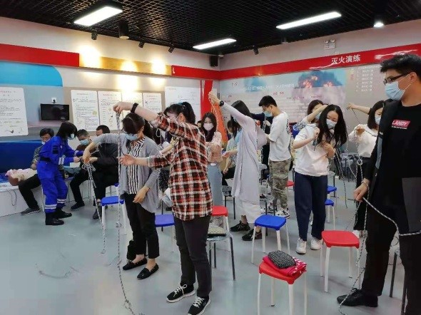 成人导航