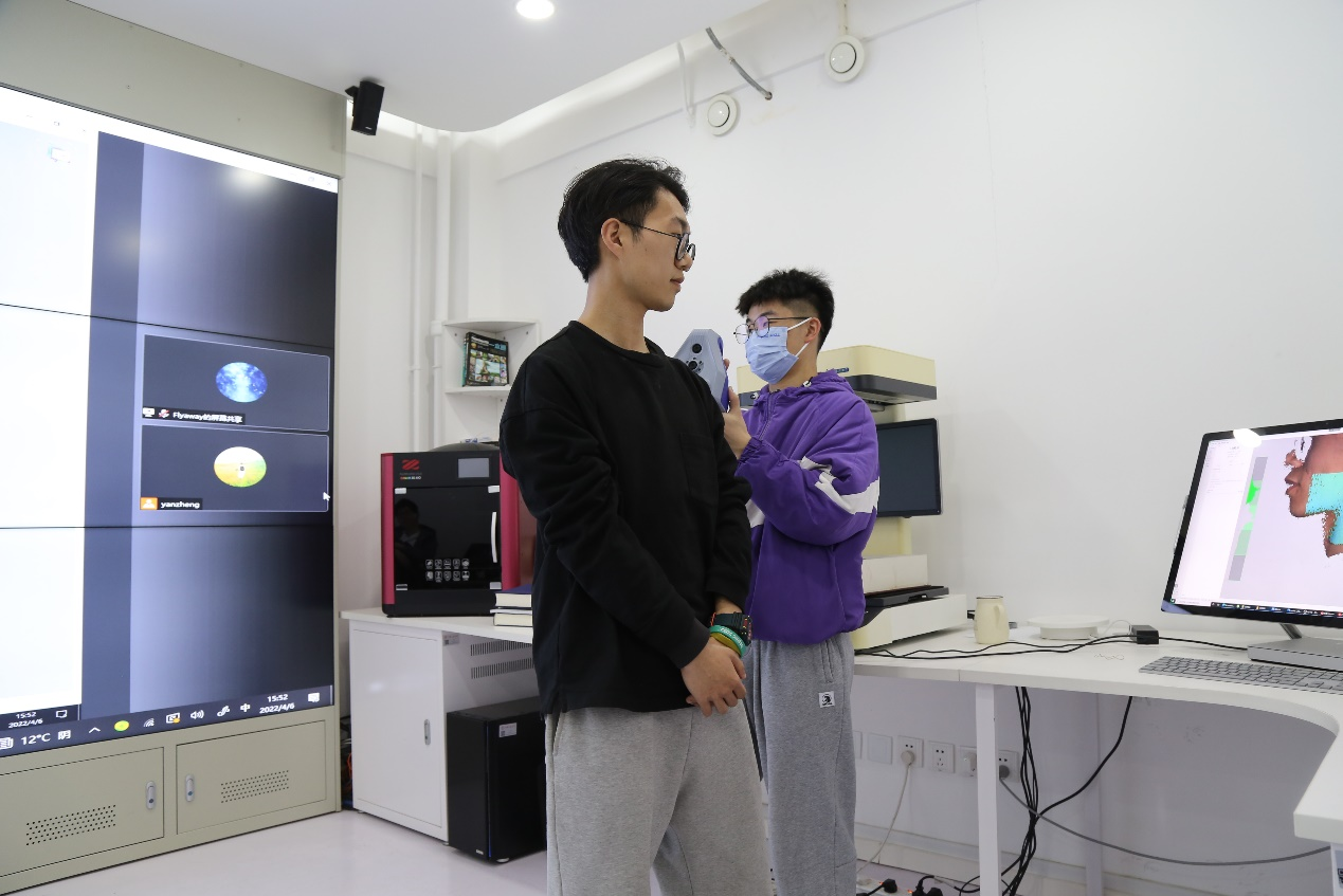 成人导航